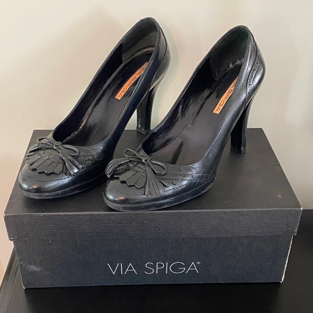 Via Spiga Black Leather Heels with Bow Detail